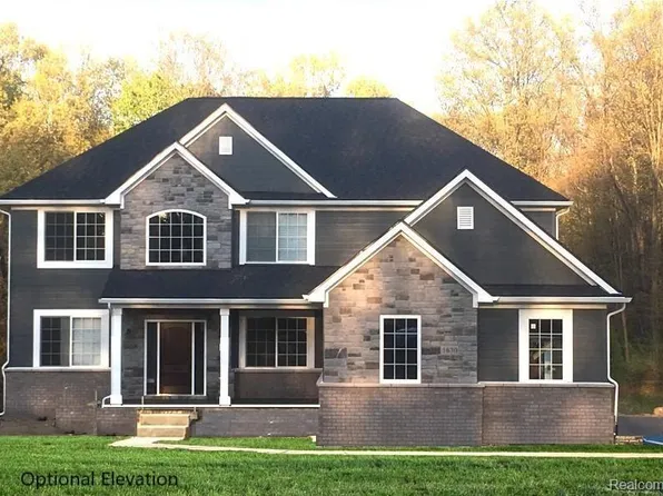 2755 W Wattles Rd, Troy, MI 48098