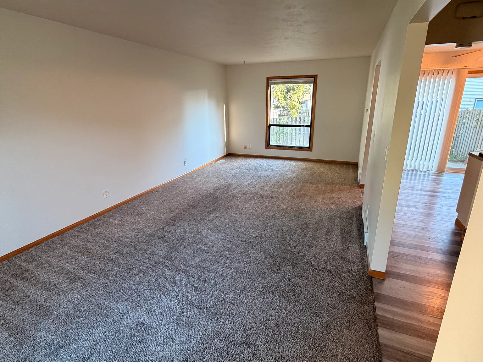 2 bed, 1.5 bath, 1104 sqft, $1,500 — Photo 2