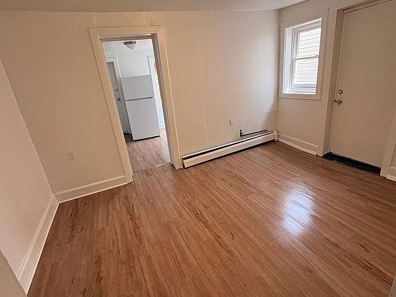5th image of 119 N Duke St Floor 2