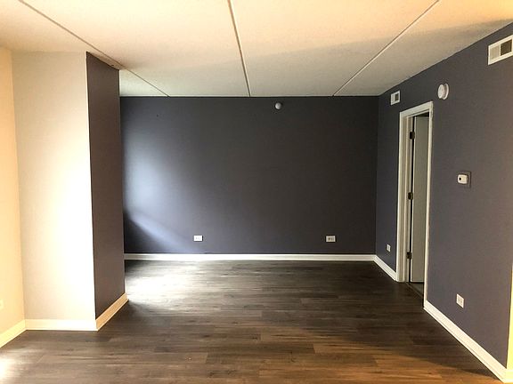 4th image of 811 Chicago Ave APT 207