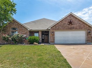 304 Lockwood Ln, Weatherford, TX 76087