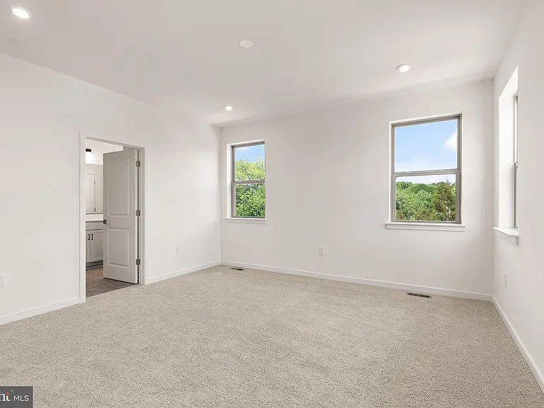 6230 Folly Ln — Photo 28