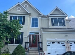 42655 Harris St, Chantilly, VA 20152