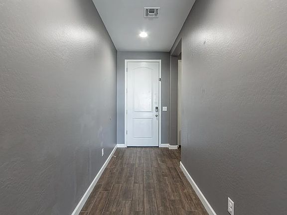 4th image of 2544 N Comiskey Dr