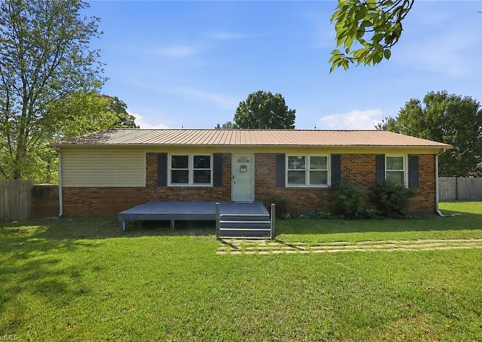 1st image of 4228 Valley Cir