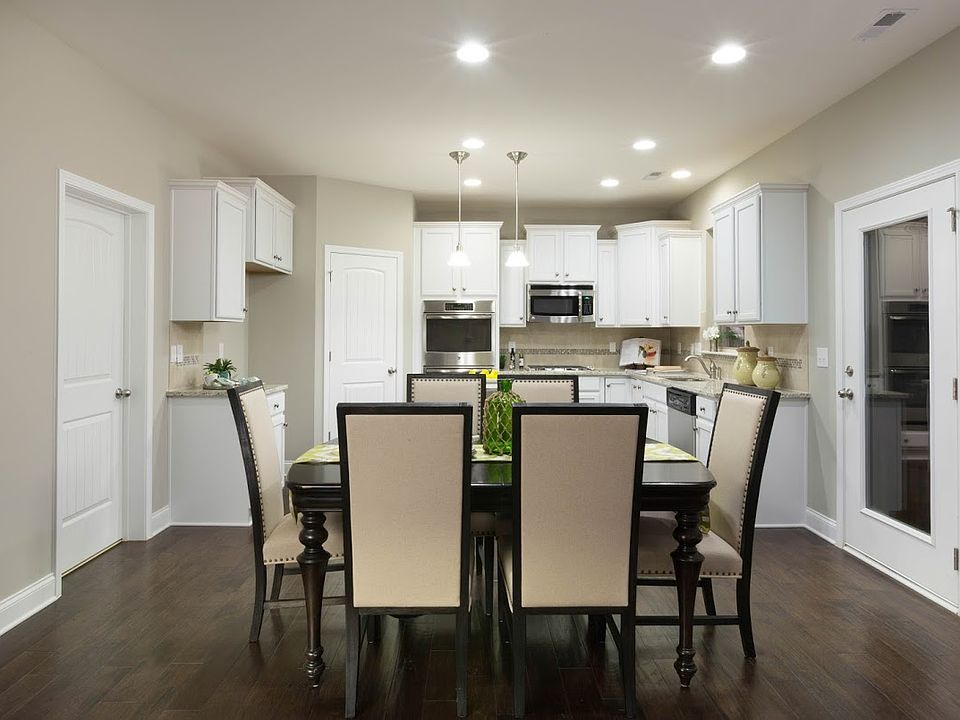 Kitchen and Breakfast area