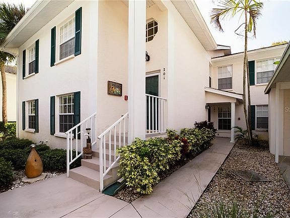 2nd image of 815 Montrose Dr Unit 101