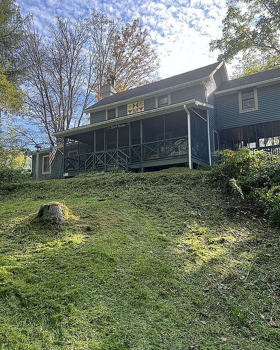 1st image of 340 Fassett Rd