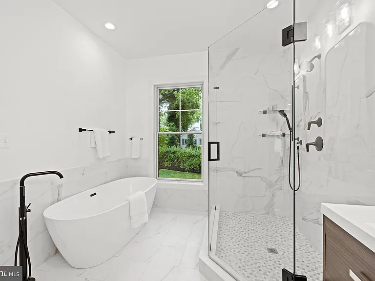 8609 Woodbrook Ln — Photo 28