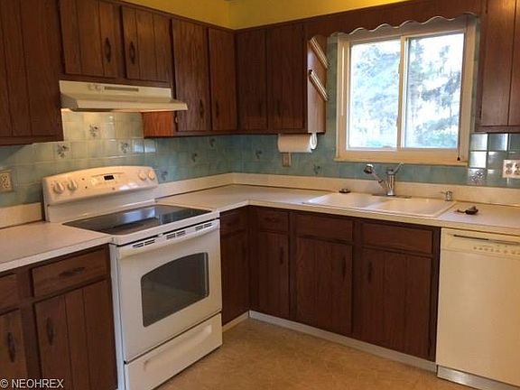 3rd image of 9005 Birchwood Dr