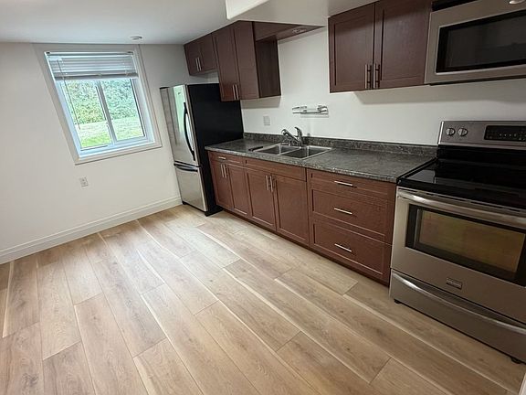 5th image of 84 Confederation St