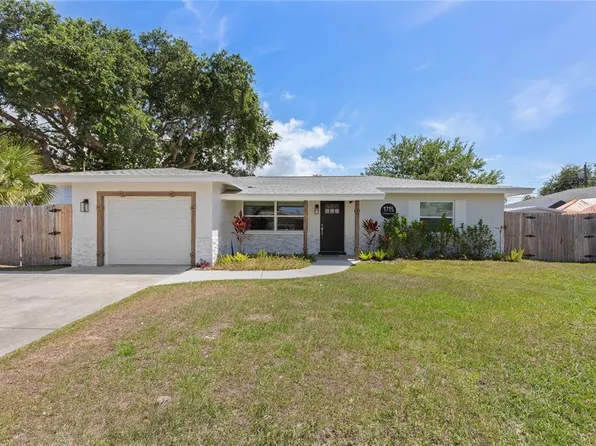 1715 Thomas Dr, Clearwater, FL 33759