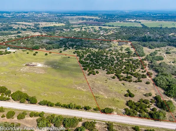 1746 Flat Creek Rd, Johnson City, TX 78636