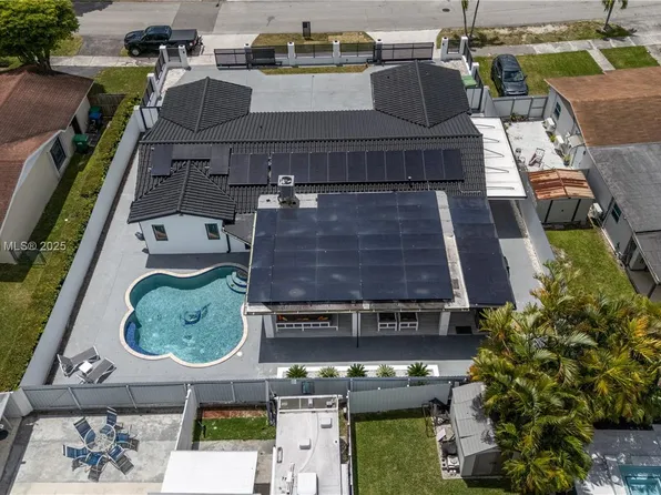 2901 Village Green Dr, Miami, FL 33175