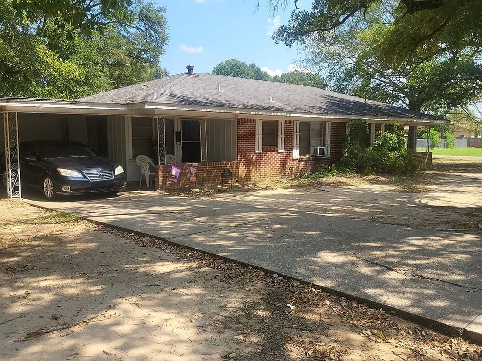 2nd image of 911 S Farmerville St #2