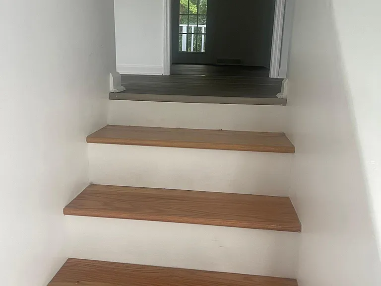 211 Sharon Dr — Photo 3