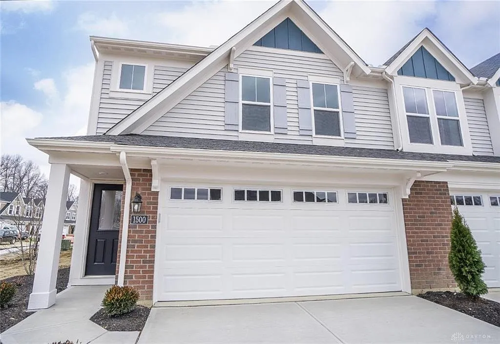 3 bed, 2.5 bath, 1676 sqft, $2,399 — Photo 1