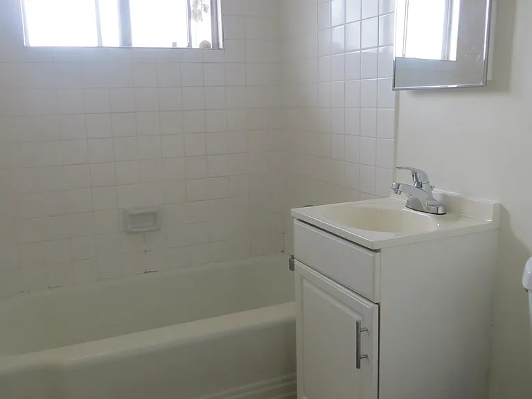 147 Mariposa Ave #F — Photo 21