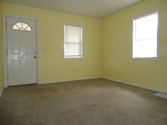 5th image of 2915 Wall St