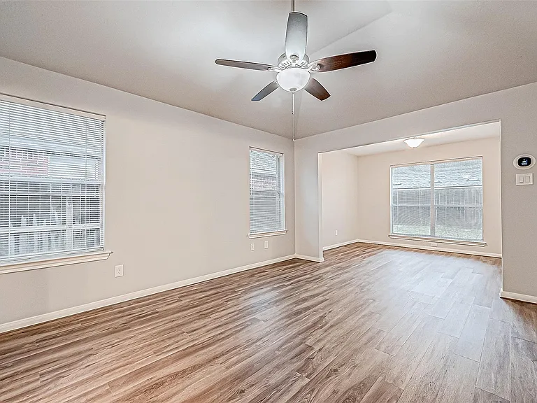 1524 Robin Ave — Photo 18