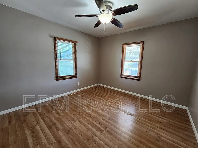 867 Maxwell St — Photo 14