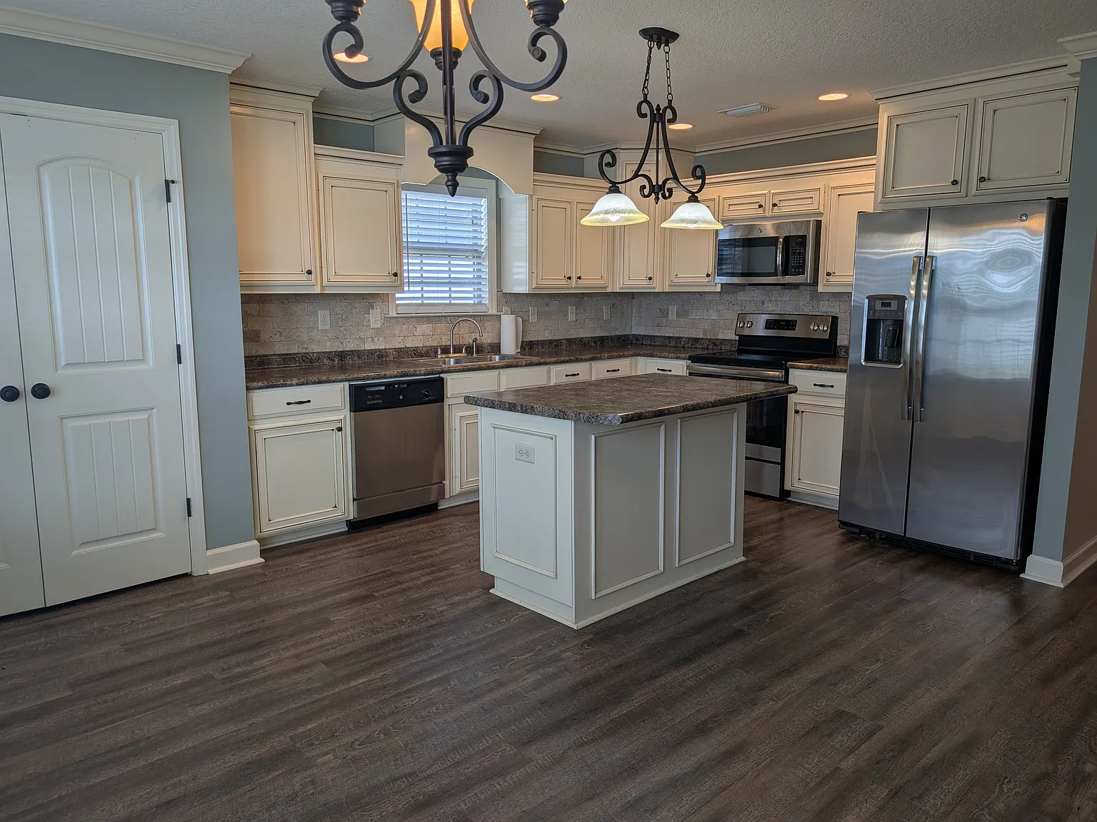 3 bed, 1544 sqft, $2,200 — Photo 4