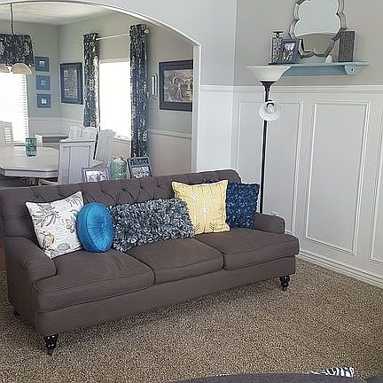 Formal living room/dining