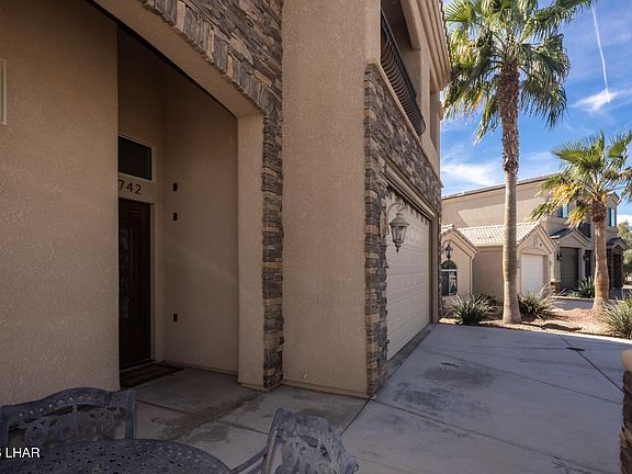 5th image of 742 Malibu Ct