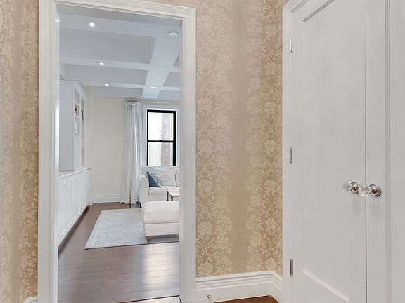4th image of 17 W 71st St APT 3D