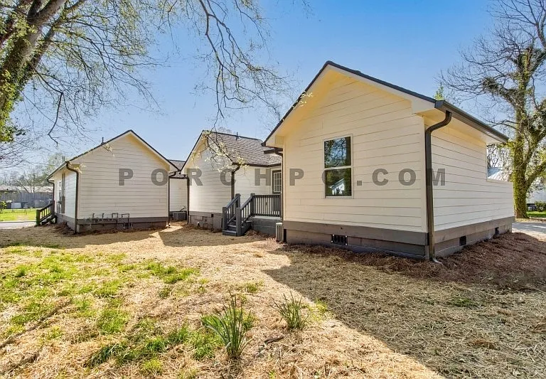 49 E 16th St SW #B — Photo 36