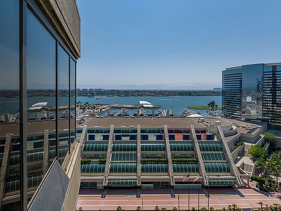 2nd image of 200 Harbor Dr Unit 2003