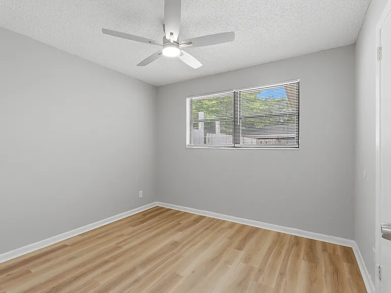 6766 London Bridge Ln — Photo 20