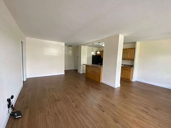 4th image of 875 Boynton Ave APT 2C