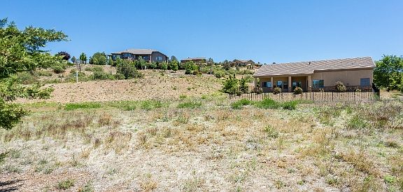 4th image of 1588 Eagle View Dr