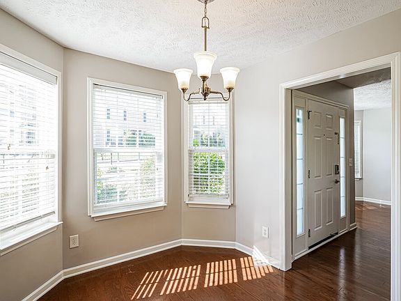 5th image of 1416 Sprucedale Dr