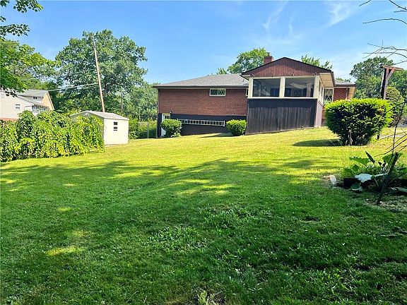 4th image of 35 Sterling Dr