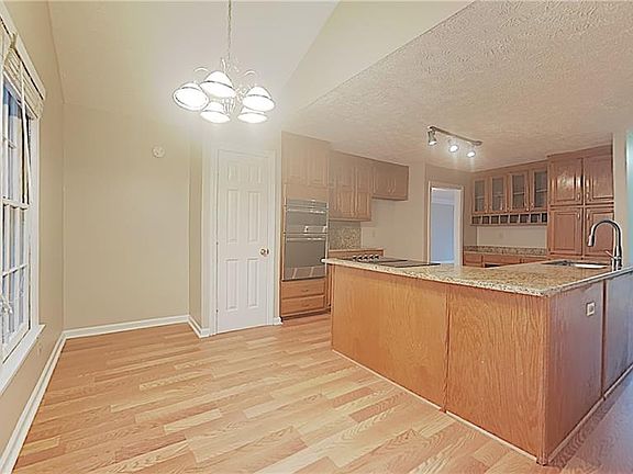 2nd image of 3374 Kenilworth Ct