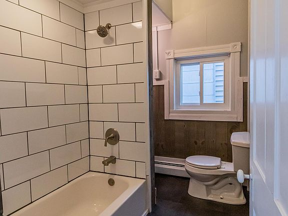 4th image of 134 Market St