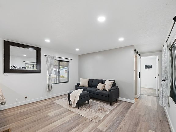 5th image of 745 W Monte Del Oro S