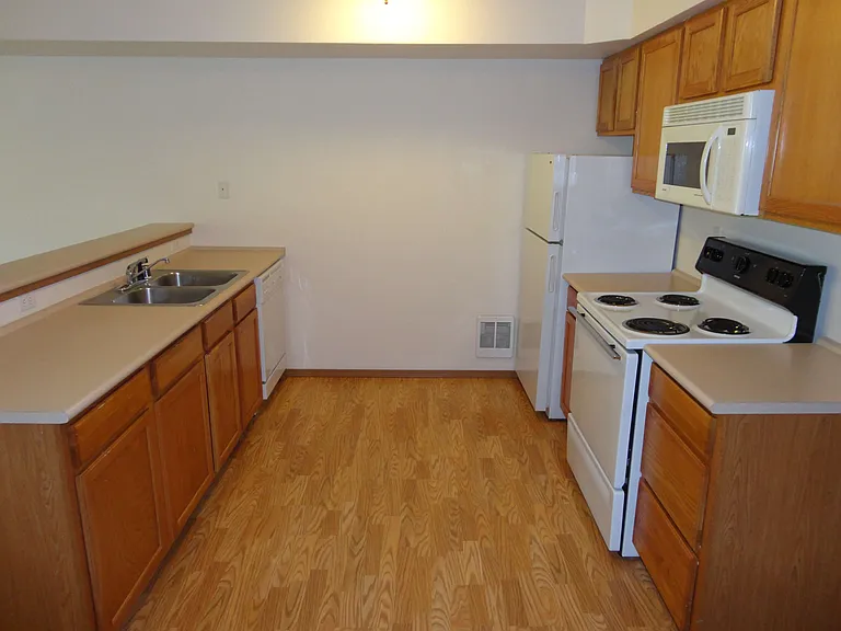 1 bed 2 bath w/den 1 bed 2 bath w/den