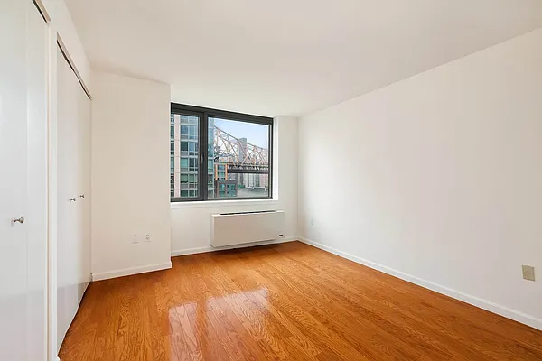 Rented by Compass | media 31