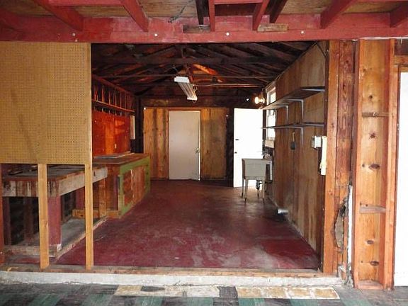 4th image of 2490 McKnight Dr