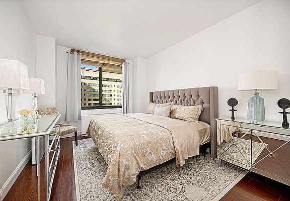 4th image of 200-210 E 65th St #17I