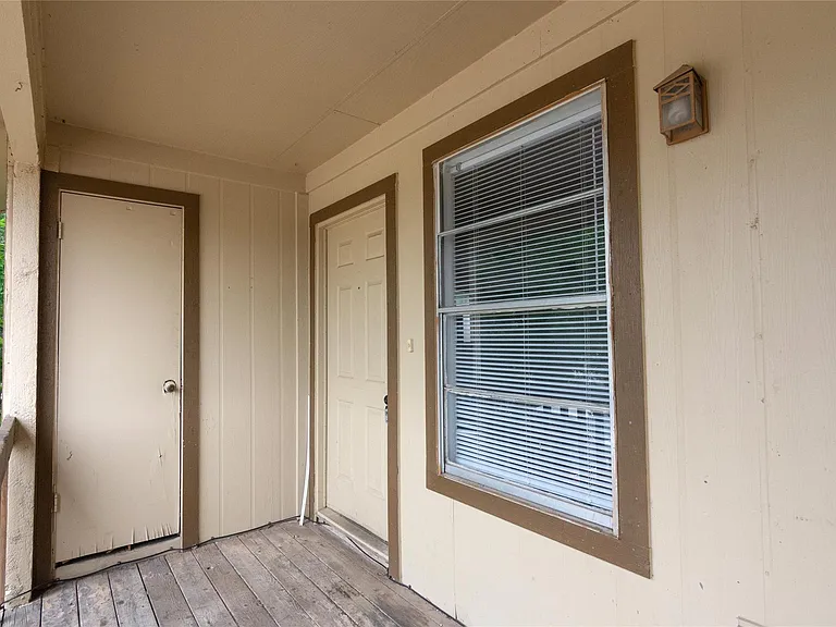 1607 Onion Creek Village Dr #D — Photo 2