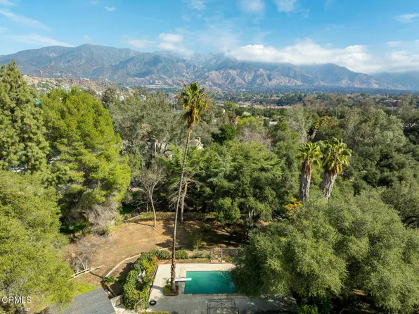 225 Berkshire Ave, La Canada Flintridge, CA 91011