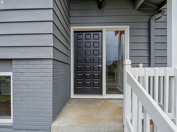 3rd image of 3804 E 8th St