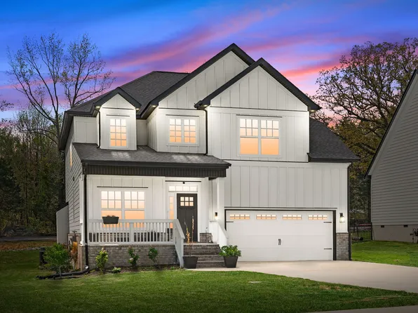 852 Jersey Dr, Clarksville, TN 37043