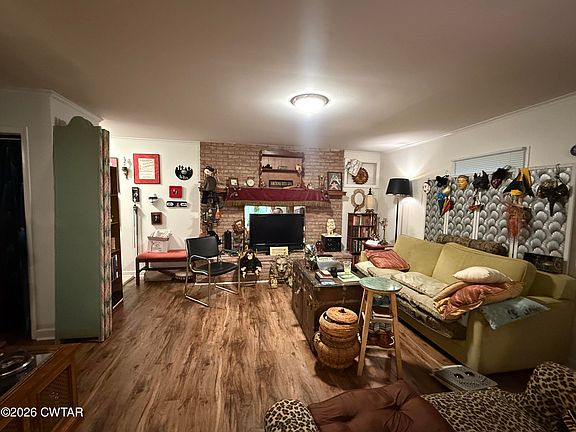 3rd image of 1256 Campbell St