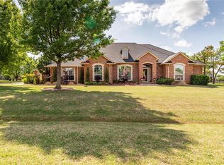22555 Laras Ln, Edmond, OK 73025