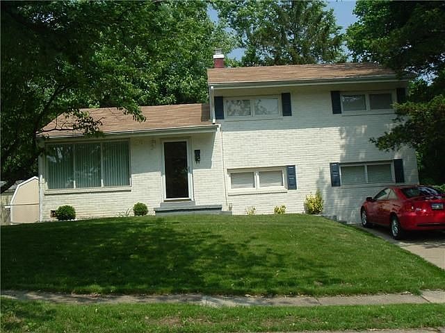 1st image of 29 E Avon Dr